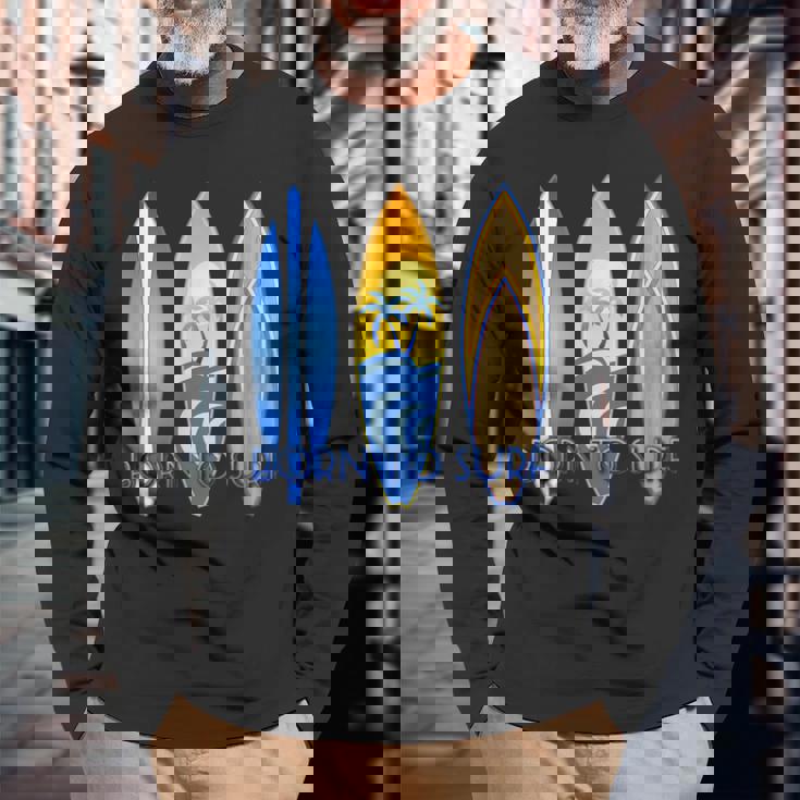 ボーン・トゥ・サーフ・サーフ・サーフィン・ザ・ウェーブ 長袖Tシャツ 高齢者への贈り物