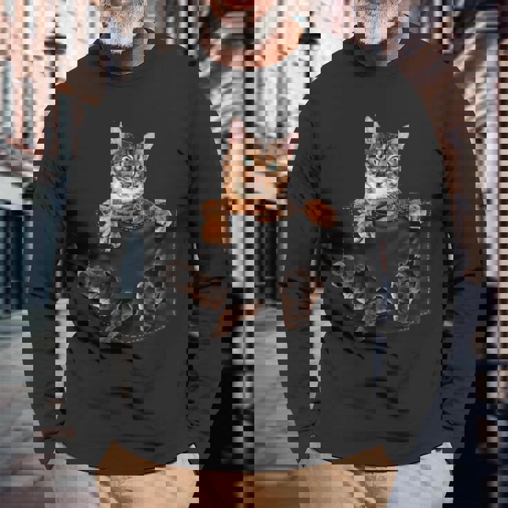 ポケットに入ったベンガルキャット 長袖Tシャツ 高齢者への贈り物