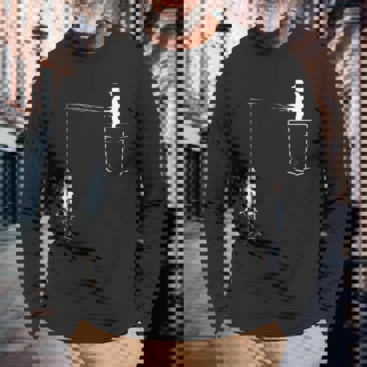 ポケットに入ったマグロ 魚釣り 面白い漁師 長袖Tシャツ 高齢者への贈り物