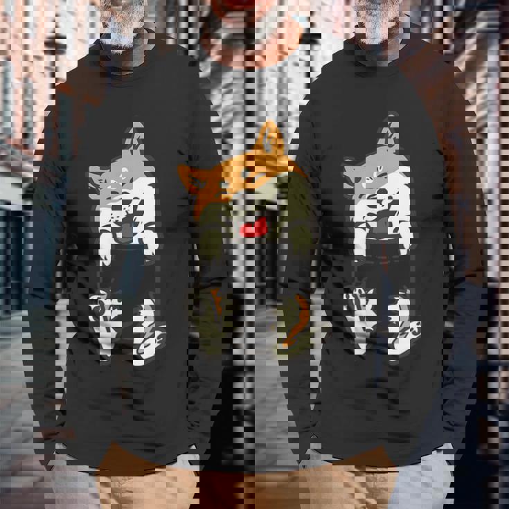 ポケット柴犬 足 かわいい犬 秋田犬愛好家 ギフト 長袖Tシャツ 高齢者への贈り物