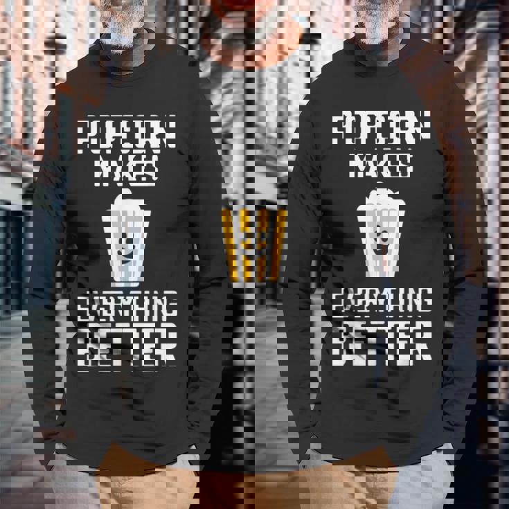 ポップコーンがすべてをより良くするコーンスナックポップコーン。 長袖Tシャツ 高齢者への贈り物