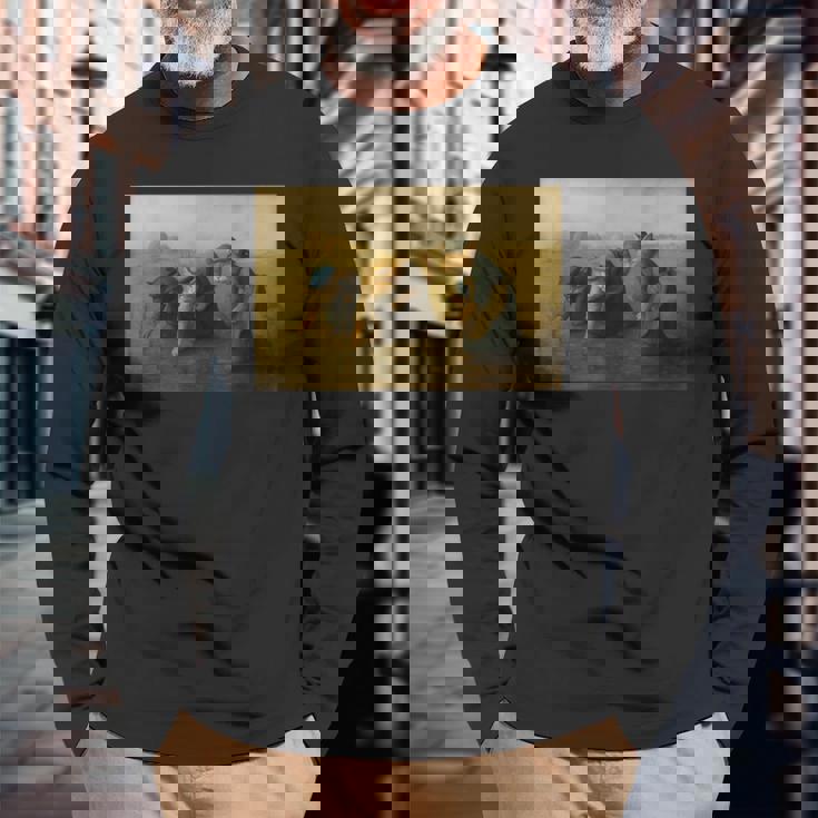 ミレー風アート猫の田植え 農作業をする三匹の猫たち 長袖Tシャツ 高齢者への贈り物