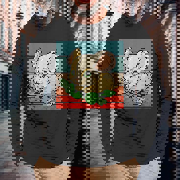 ヤマネ かわいい緑の葉 大きな目 愛らしい甘い動物 長袖Tシャツ 高齢者への贈り物