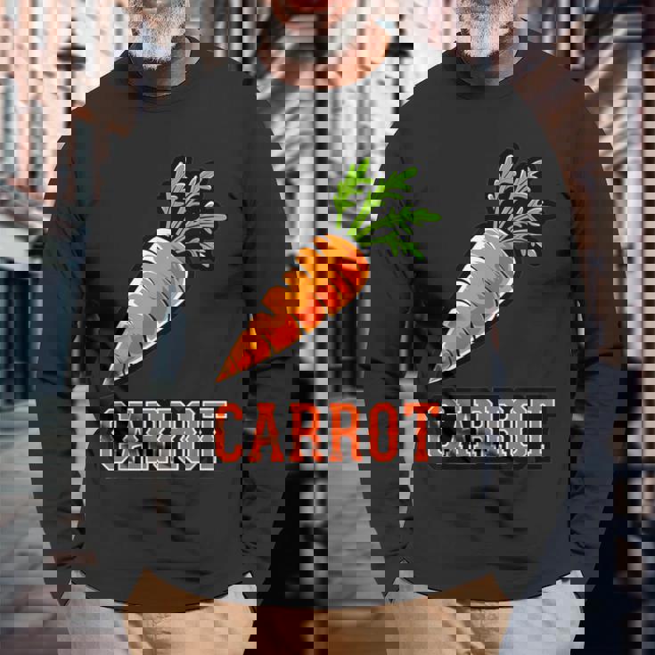 ユニークで楽しいニンジンデザインのグラフィック。 長袖Tシャツ 高齢者への贈り物