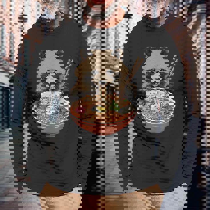 ラーメンたぬき タヌキ おもしろ ユニーク 動物 アニマル 狸 漢字 麺 グラフィック イラスト アニメ 長袖Tシャツ 高齢者への贈り物