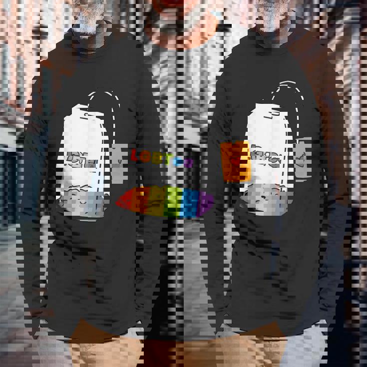 レインボーティーカップ Lgbtea Pride 愛らしいlgbtqプライド月間。 長袖Tシャツ 高齢者への贈り物