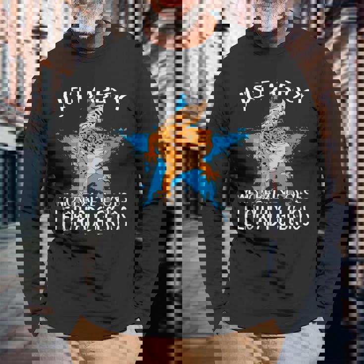レオパード・ゲッコーが大好きな男の子です。トカゲ 爬虫類 ヒョウモントカゲモドキ 長袖Tシャツ 高齢者への贈り物