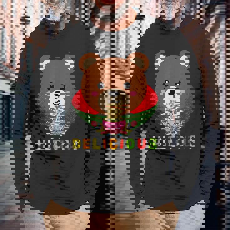 レッサーパンダ食べるラーメン5 長袖Tシャツ 高齢者への贈り物