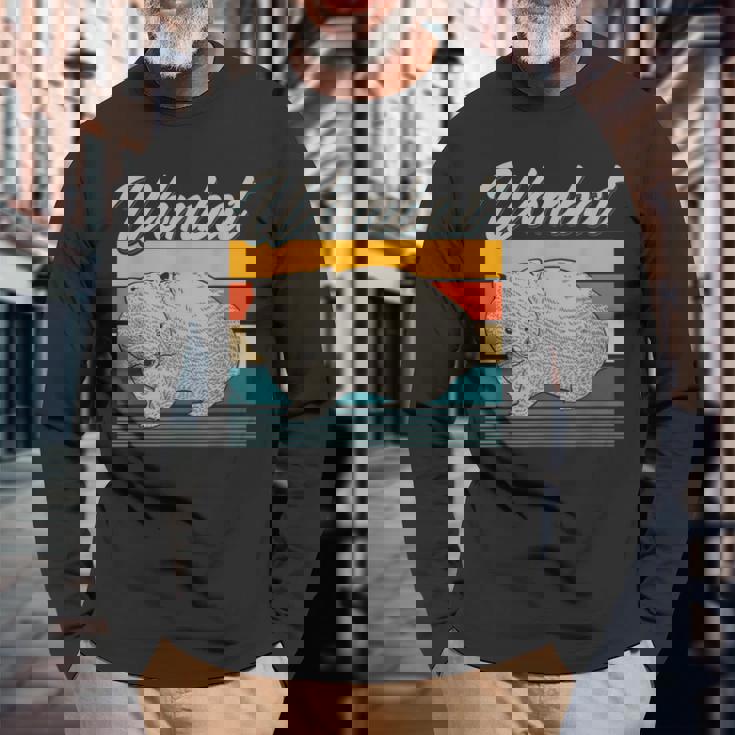 レトロ アウトバック オージー 動物園 キーパー オーストラリア ウォンバット 長袖Tシャツ 高齢者への贈り物