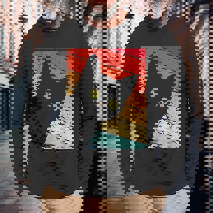 レトロな黒猫、ヴィンテージスタイルの黒猫。 長袖Tシャツ 高齢者への贈り物