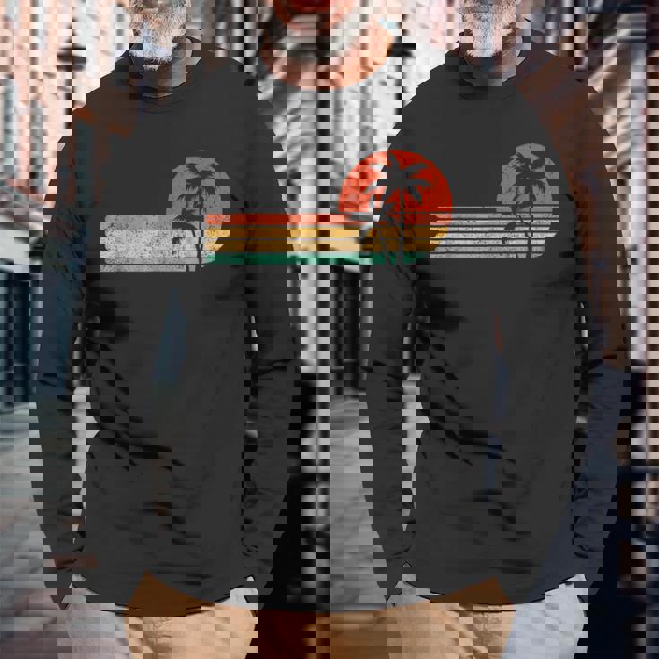 レトロスタイル トロピカル ビンテージ 夕日 ビーチ ヤシの木 長袖Tシャツ 高齢者への贈り物