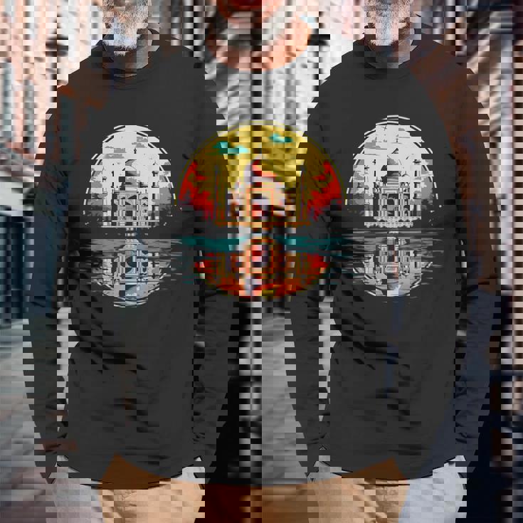 レトロスタイルのタージマハル。 長袖Tシャツ 高齢者への贈り物