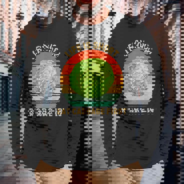 レトロ生活は短い。キャベツはじめてのキャベツ料理好き 長袖Tシャツ 高齢者への贈り物