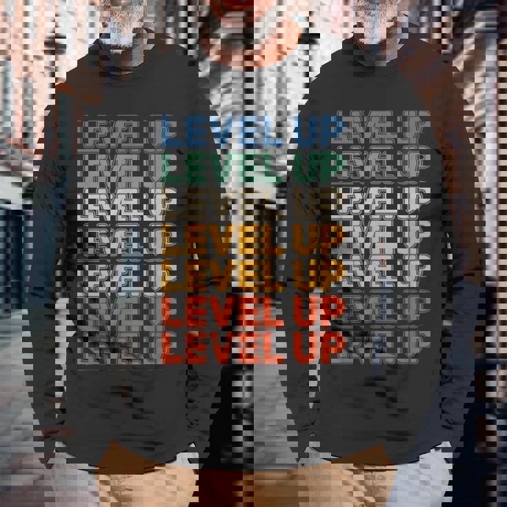 レベルアップ ビデオゲーム ゲーム レトロ ゲーマー 長袖Tシャツ 高齢者への贈り物