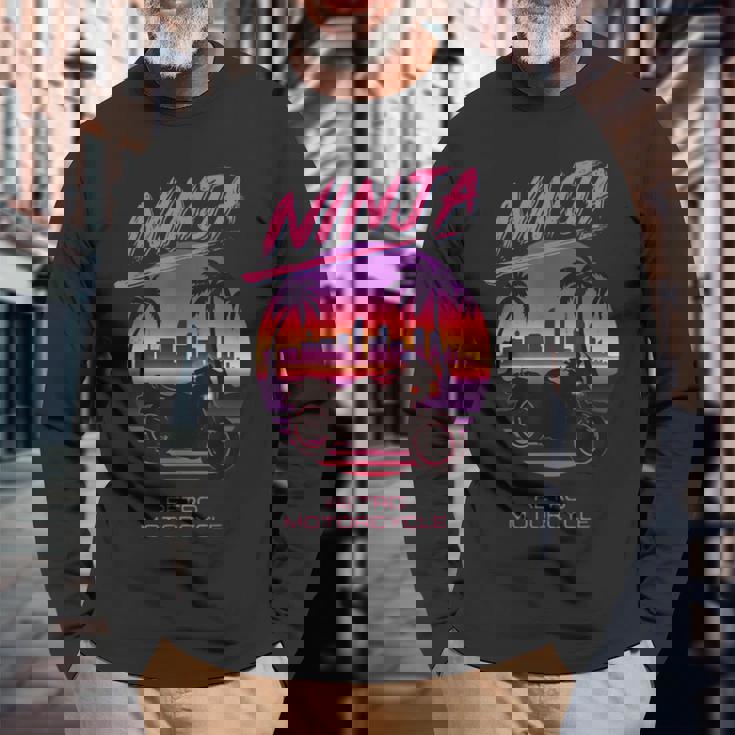 ヴィンテージ Ninja スポーツバイク スーパースポーツ 80S 映画 シンセウェーブ マイアミ バイス シティー 長袖Tシャツ 高齢者への贈り物