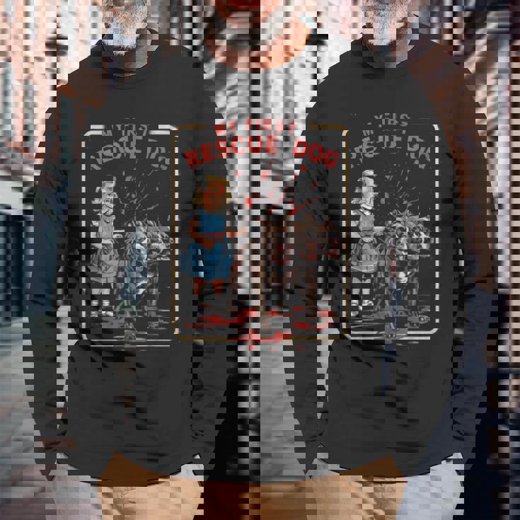 ヴィンテージ ホラー 映画 恋人 レトロ ハロウィン シャツ レスキュー 犬 長袖Tシャツ 高齢者への贈り物