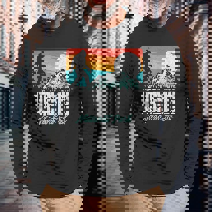 ヴィンテージ ヨセミテ国立公園 ビッグフット 山脈 グラフィック 長袖Tシャツ 高齢者への贈り物