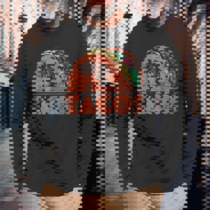 ヴィンテージタコスレトロビーチスタイル。 長袖Tシャツ 高齢者への贈り物