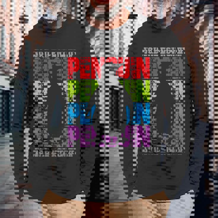 国際世界ペンギンデー 長袖Tシャツ 高齢者への贈り物