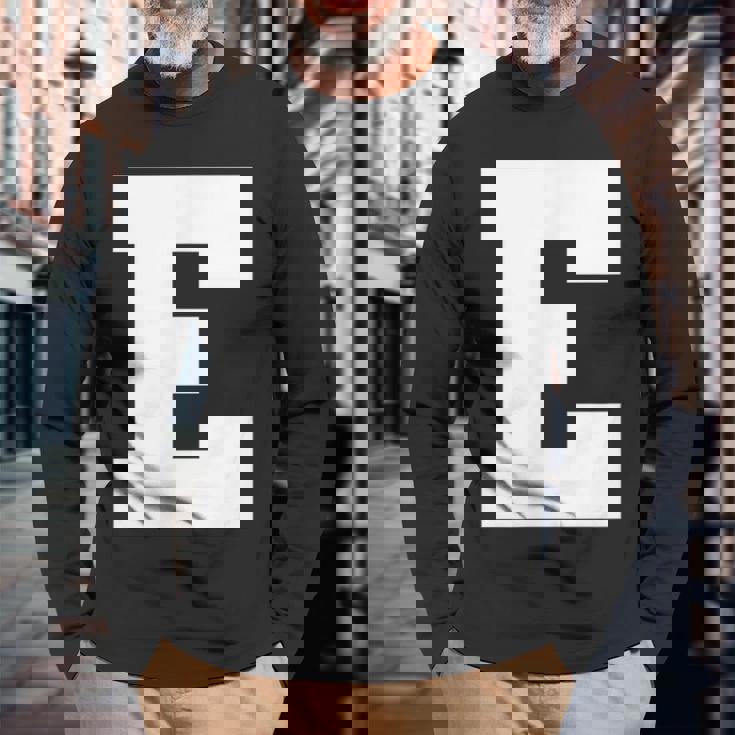 大文字 E アルファベット モノグラム イニシャル 長袖Tシャツ 高齢者への贈り物