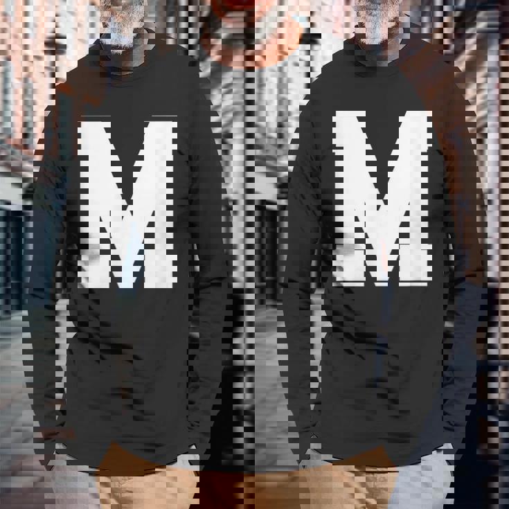 大文字 M アルファベットモノグラム イニシャル 長袖Tシャツ 高齢者への贈り物