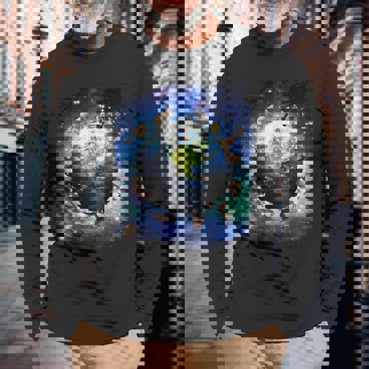 宇宙地球動物グループシーン 長袖Tシャツ 高齢者への贈り物