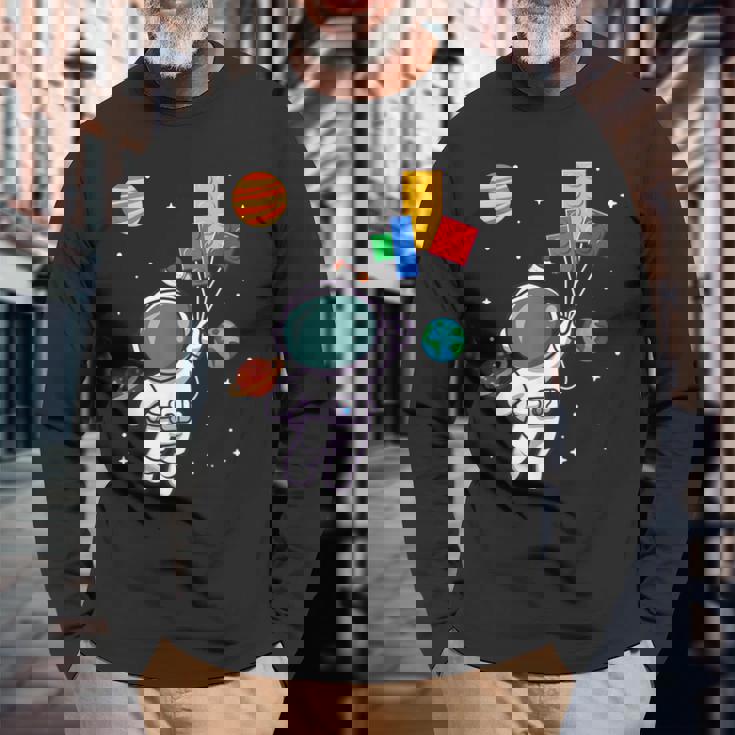 宇宙飛行士とレゴバルーンの冒険 長袖Tシャツ 高齢者への贈り物