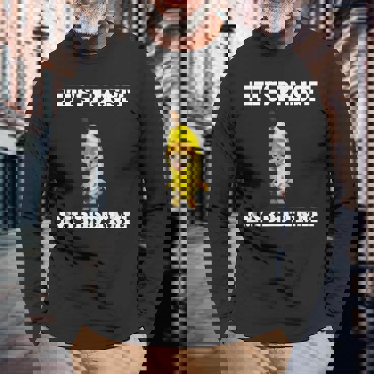 寝る時間が過ぎた面白い猫のミーム 長袖Tシャツ 高齢者への贈り物