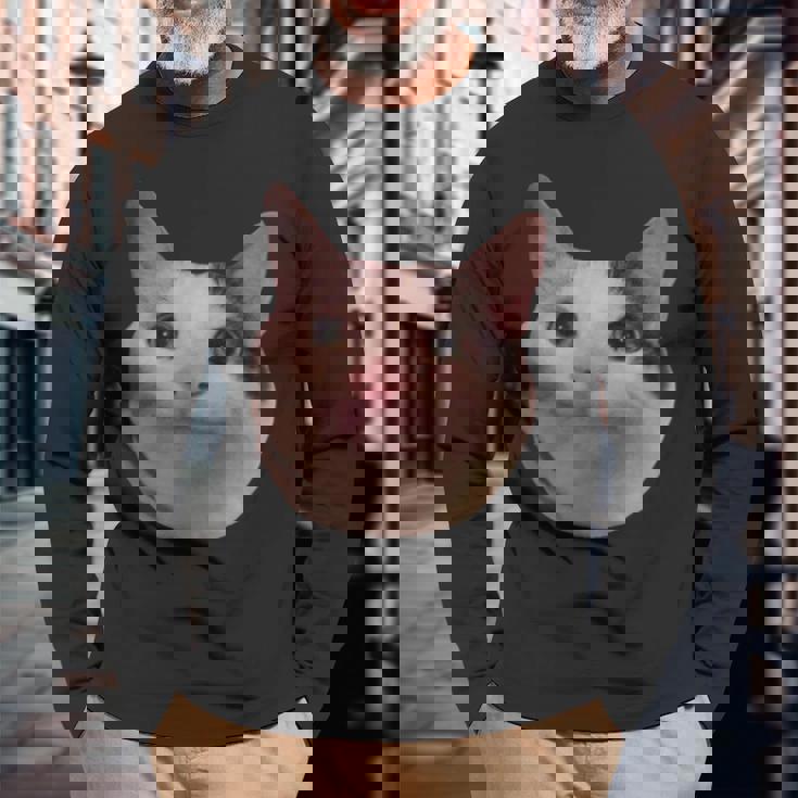 微笑む猫のミームベルーガ 長袖Tシャツ 高齢者への贈り物