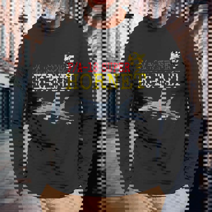 愛国的なアメリカ海軍「FA-18 スーパーホーネット」 In Action。 長袖Tシャツ 高齢者への贈り物