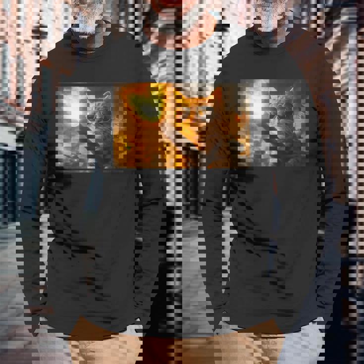 戦車砲身に猫と戦う愛国的な銃の権利 プロガン 長袖Tシャツ 高齢者への贈り物