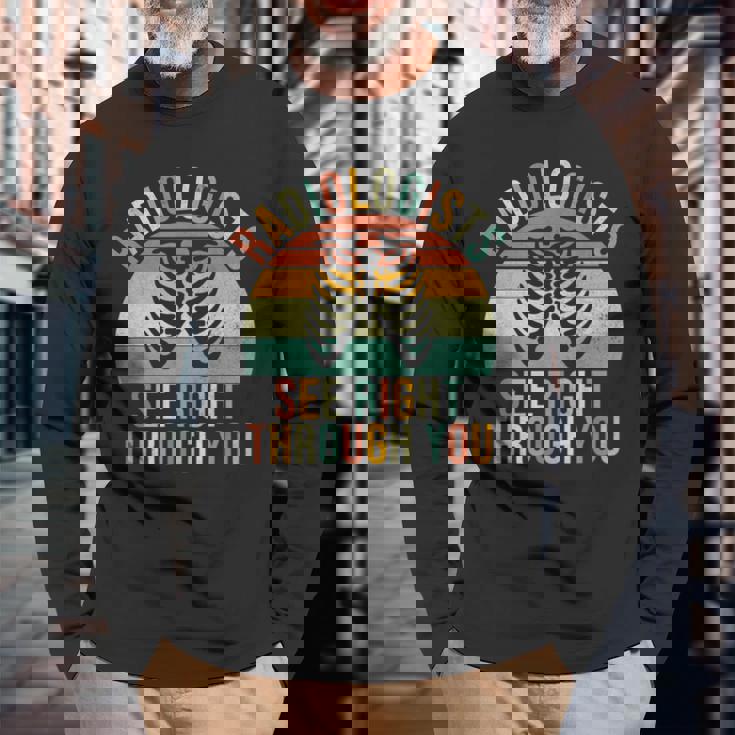 放射線科医があなたを通して見る放射線科 長袖Tシャツ 高齢者への贈り物