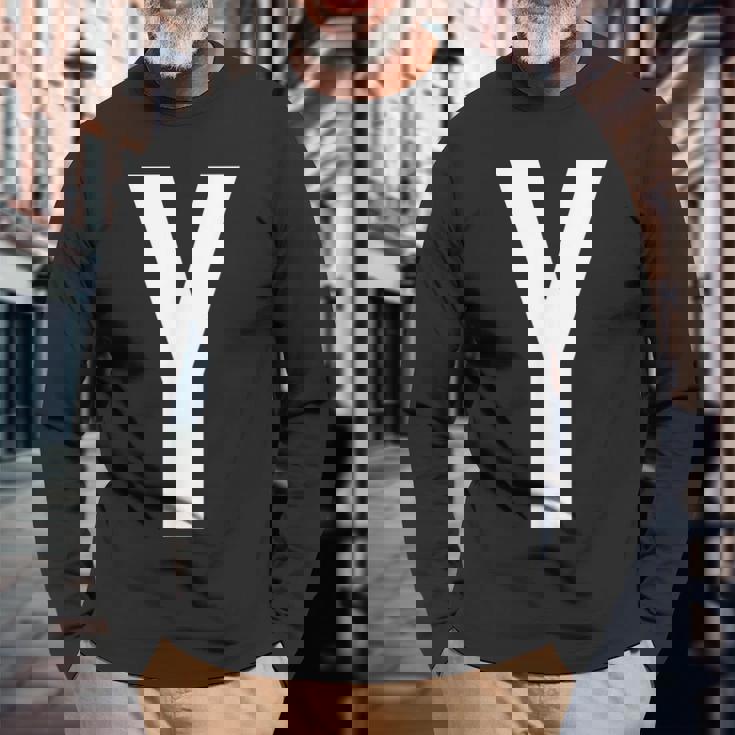 文字yアルファベットモノグラムイニシャル。 長袖Tシャツ 高齢者への贈り物