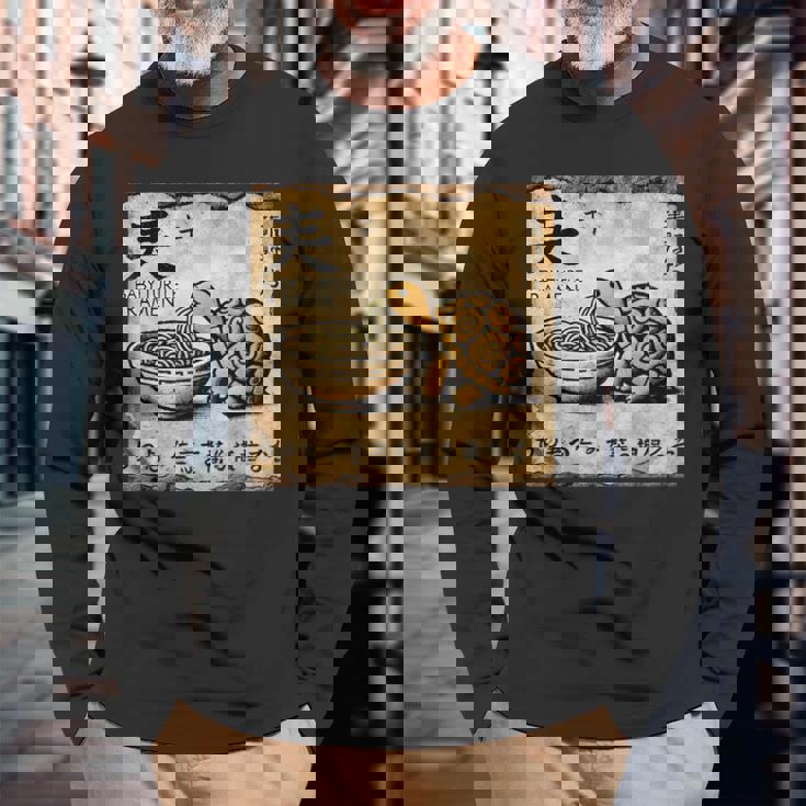 日本の古典的な洞窟石アートベビータートルラーメン 長袖Tシャツ 高齢者への贈り物