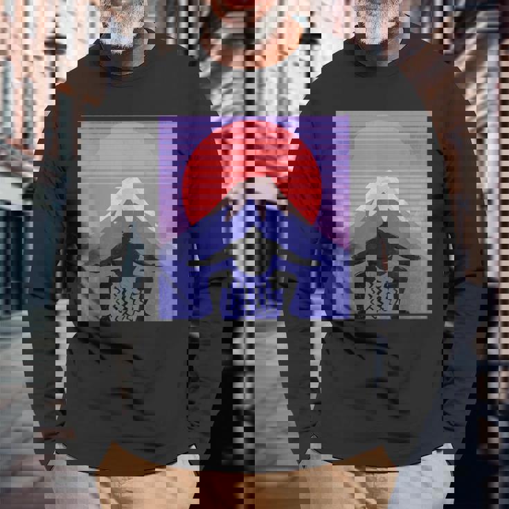 日本の相撲力士は、日本のマワシで 富士山の美学 長袖Tシャツ 高齢者への贈り物