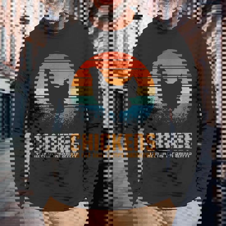 朝ごはんを食べるペット、ニワトリ 長袖Tシャツ 高齢者への贈り物