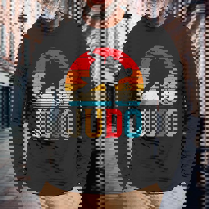 柔道投げ レトロ 日本の格闘技 柔道家 ファイター ギフト 長袖Tシャツ 高齢者への贈り物