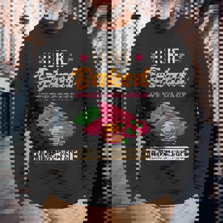 焼き芋が好きで、3人で面白いじゃがいも 長袖Tシャツ 高齢者への贈り物