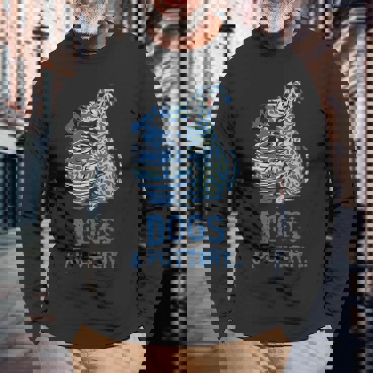 犬と陶器 面白い犬の陶芸家 アート 長袖Tシャツ 高齢者への贈り物