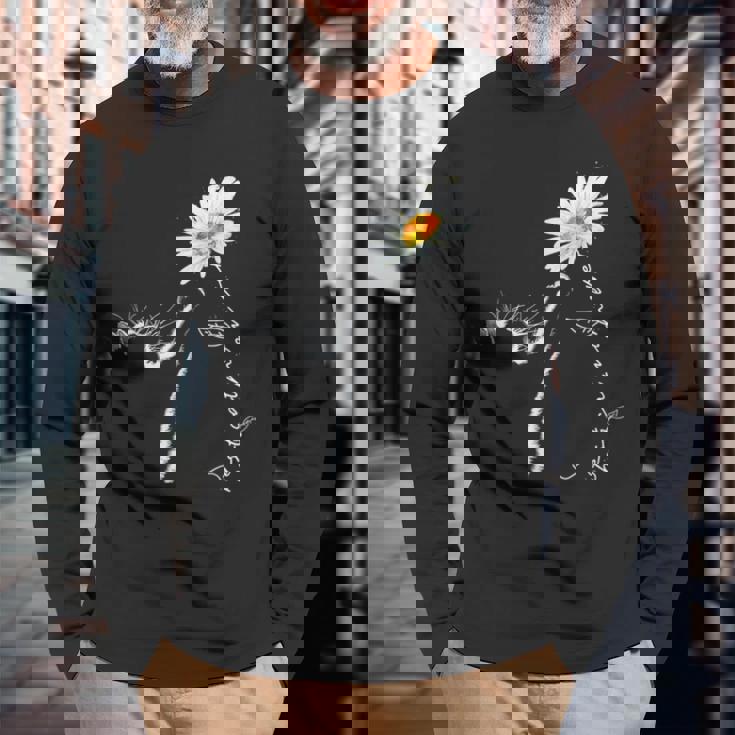 猫 & マーガレット 長袖Tシャツ 高齢者への贈り物