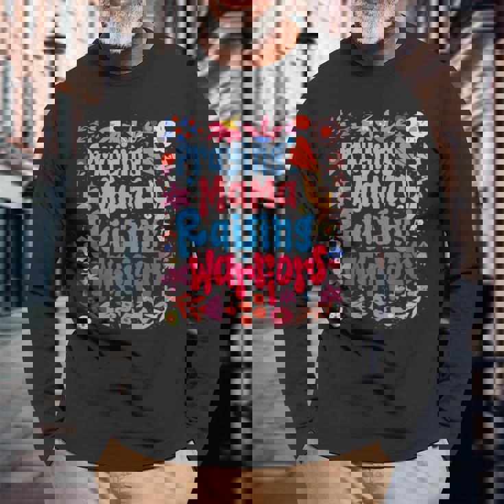 祈る母 育てる戦士 母の日 クリスチャンママ 長袖Tシャツ 高齢者への贈り物