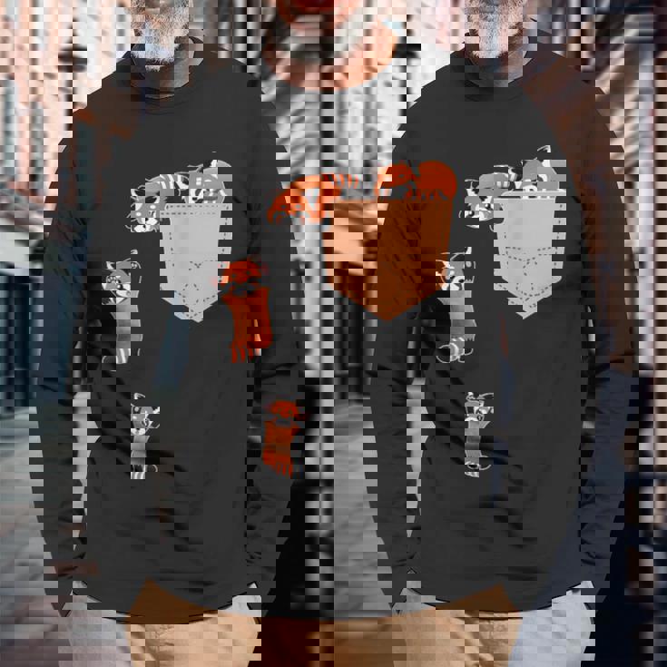 私のポケットファニーで家族のレッドパンダ 長袖Tシャツ 高齢者への贈り物