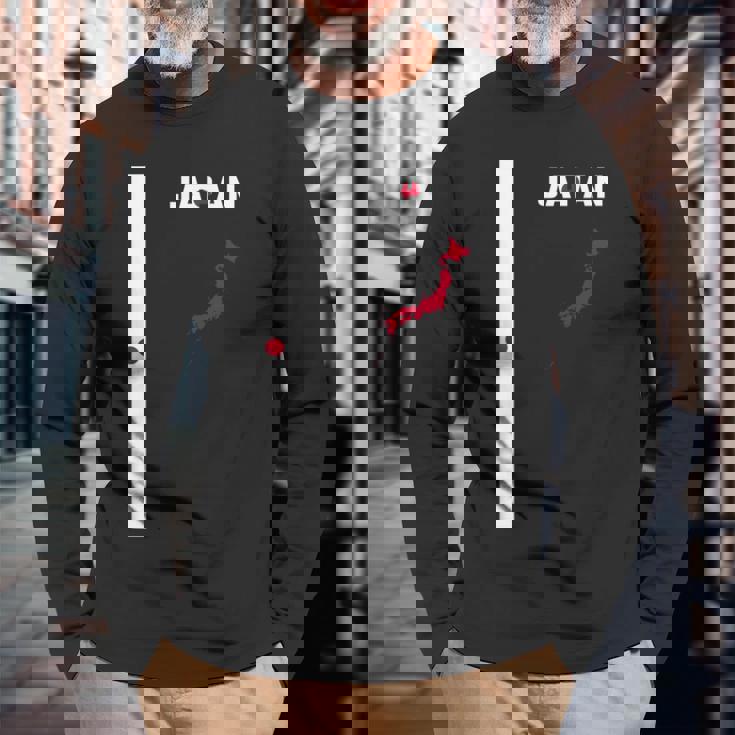 縦型日本国旗、文字「Japan」&シルエットマップ 長袖Tシャツ 高齢者への贈り物