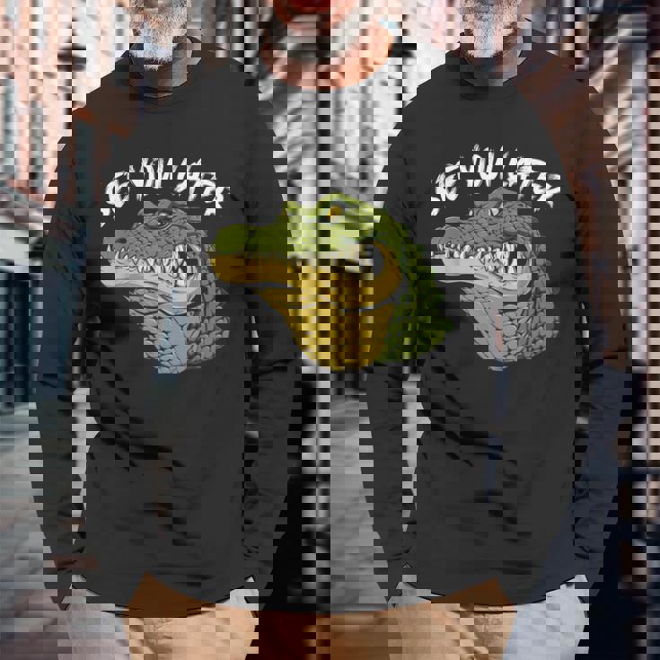 自分らしく生きるか、ワニになるか クロコダイルの言葉 長袖Tシャツ 高齢者への贈り物