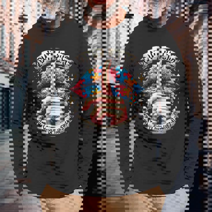 自閉症啓発唇を理解していないことを判断しないでください 長袖Tシャツ 高齢者への贈り物