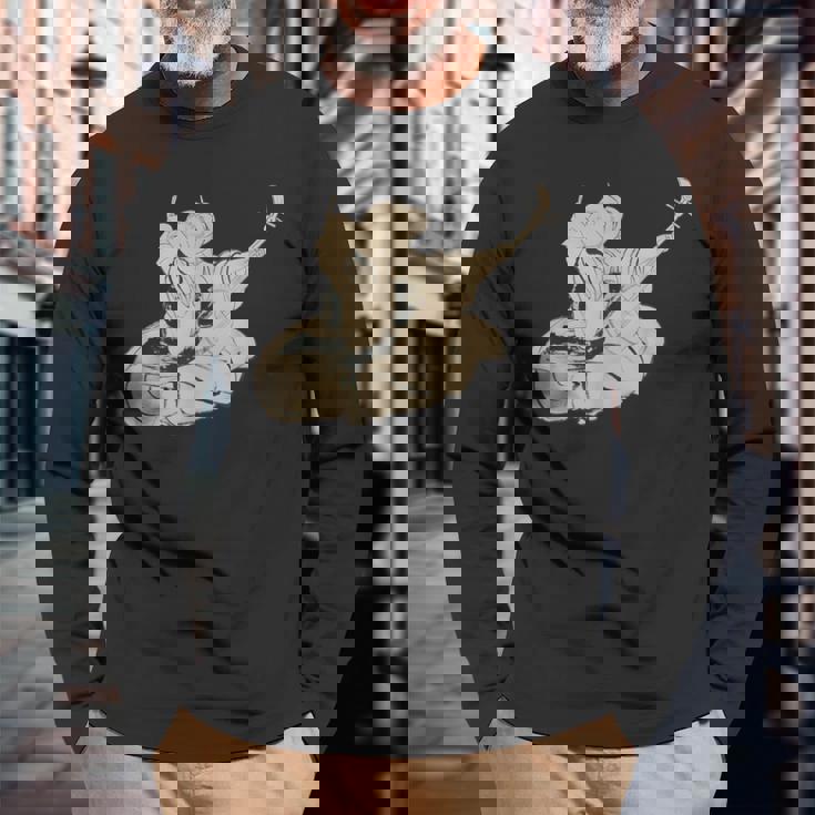 葛飾北斎作 三味線と座る女 長袖Tシャツ 高齢者への贈り物