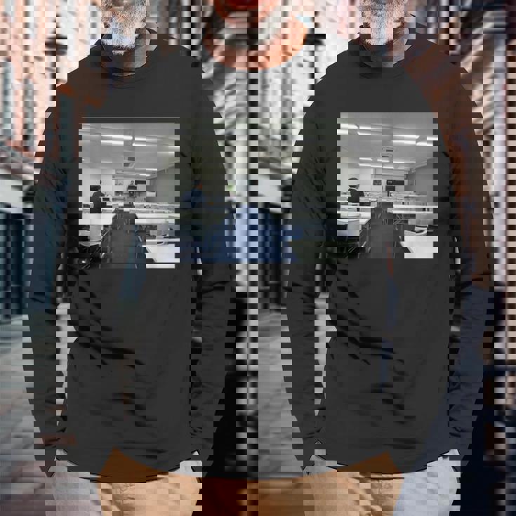 講演会のようす 長袖Tシャツ 高齢者への贈り物