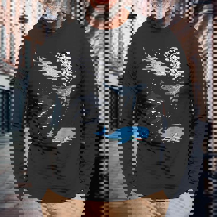 銀河 宇宙 ジンベエザメ シロイルカ ザトウクジラ 海洋 オルカ クジラ 長袖Tシャツ 高齢者への贈り物