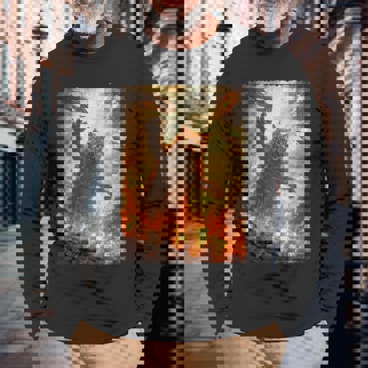 面白いレトロ日本の怪獣モンスター猫セルフィー東京ufo 長袖Tシャツ 高齢者への贈り物