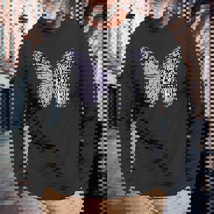 食道がん啓発ツルニチニチソウリボン 長袖Tシャツ 高齢者への贈り物